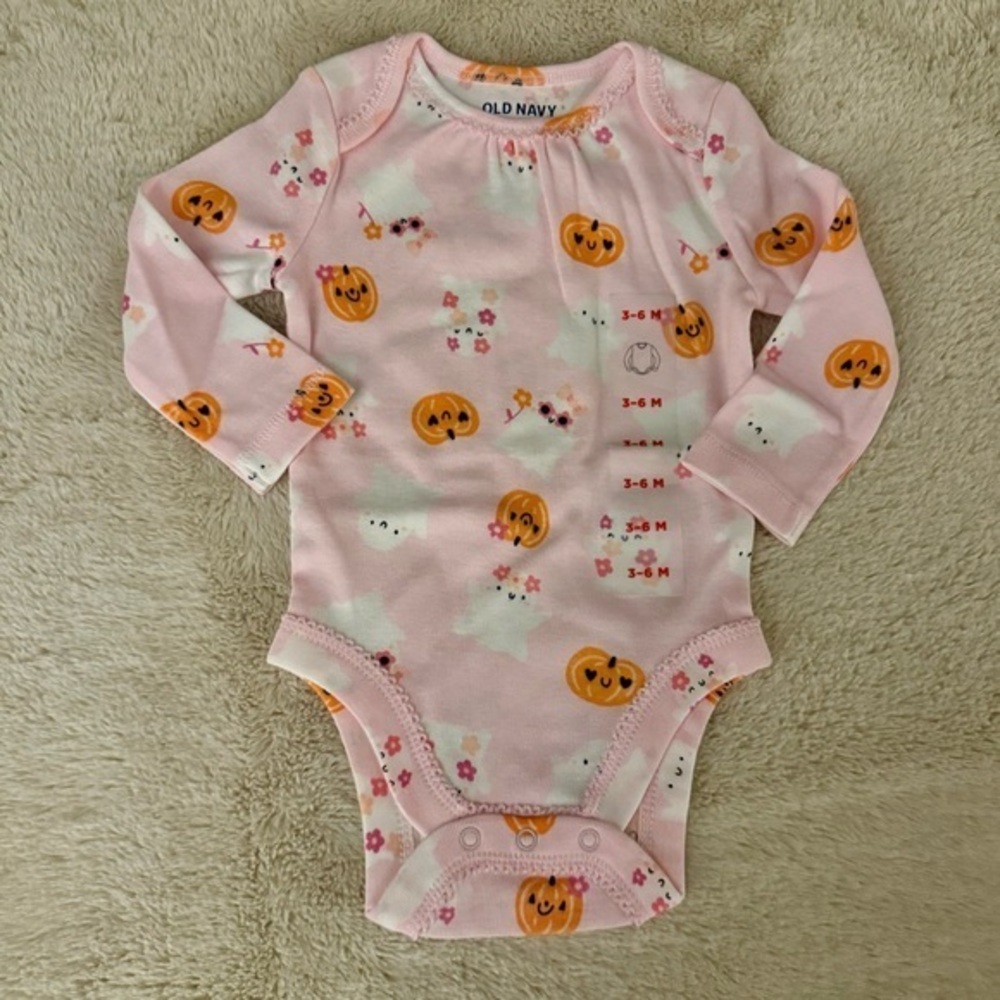 NWT Old Navy pink ghost’s & pumpkins with flowers long sleeve onesie Tshirt